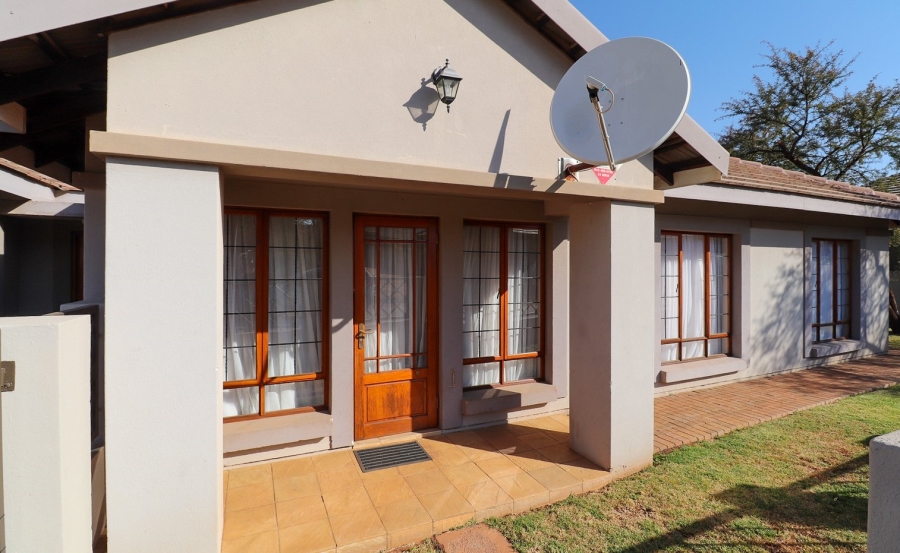 To Let 3 Bedroom Property for Rent in Wilkoppies North West